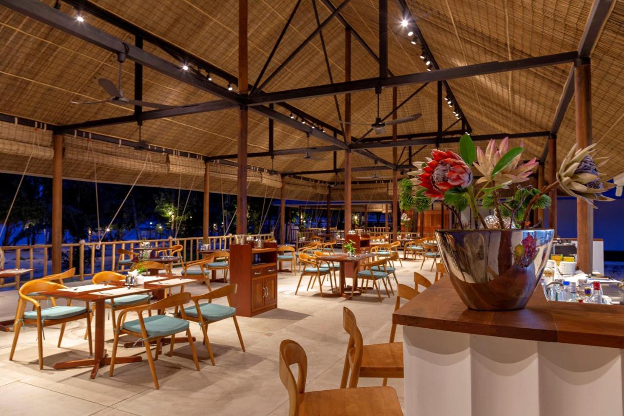 Island Center Point 호텔 코롱 산로엠 외부 사진