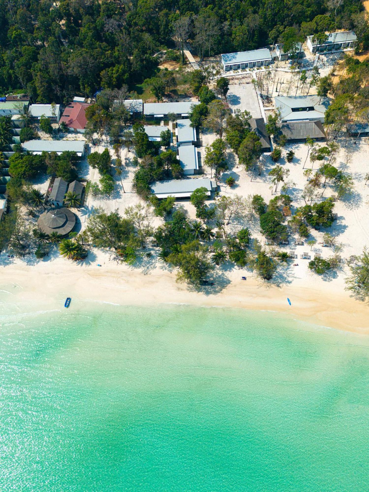 Island Center Point 호텔 코롱 산로엠 외부 사진